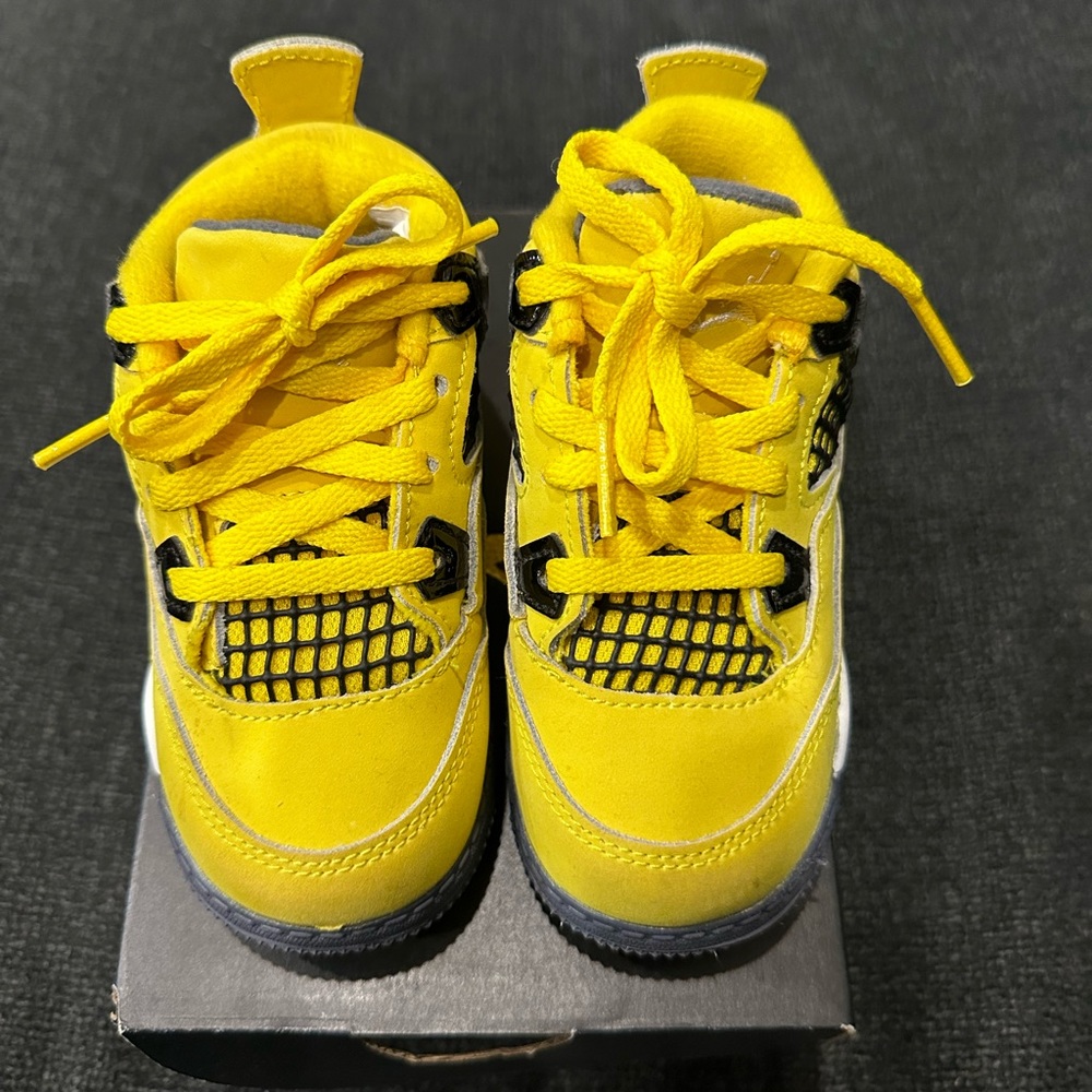 “Lightning” Jordan 4 Retro (TD)